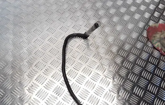 Plug wire