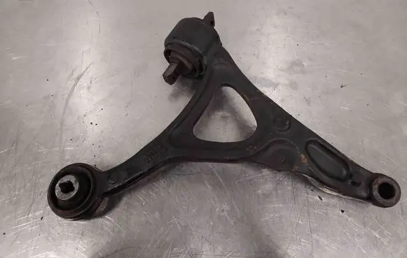 Volvo XC90 Front lower control arm/wishbone 8646614