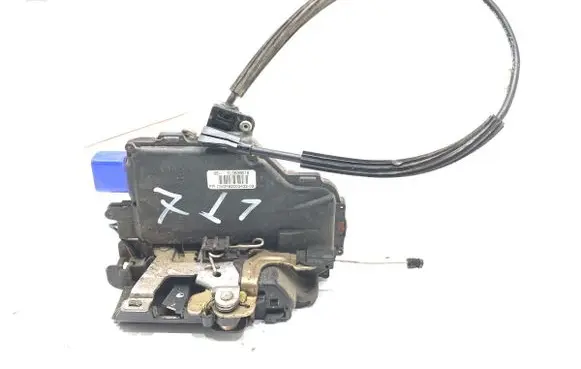 Seat Altea Rear door lock 7L0839015
