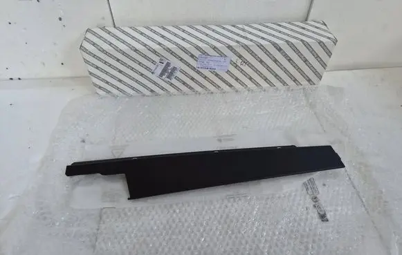 Jeep Renegade Front door trim (molding) 521093700 51953325 68247300AA