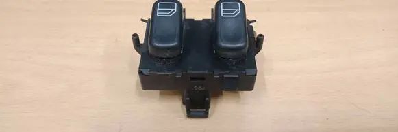 Mercedes-Benz ML W163 Electric window control switch 1638203110 03751610
