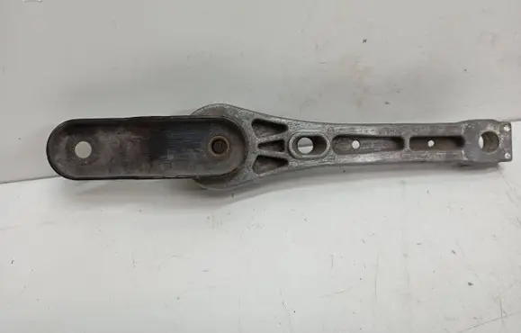 Volkswagen PASSAT B6 Engine mount bracket 3C0199855