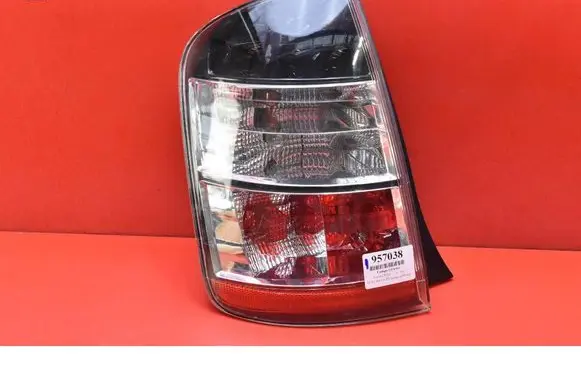 Toyota Prius (NHW20) Rear/tail lights 47-14L