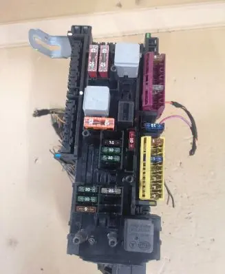Mercedes-Benz E W212 SAM control unit 2129001306 5DK01102301