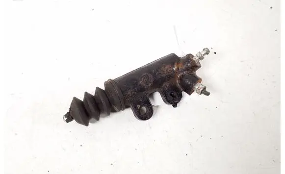 Toyota RAV 4 (XA30) Clutch slave cylinder 31470-32023