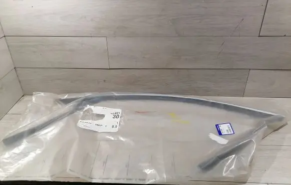Volvo S60 Front door rubber seal 32274403