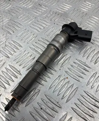BMW 5 E60 E61 Fuel injector 7792721