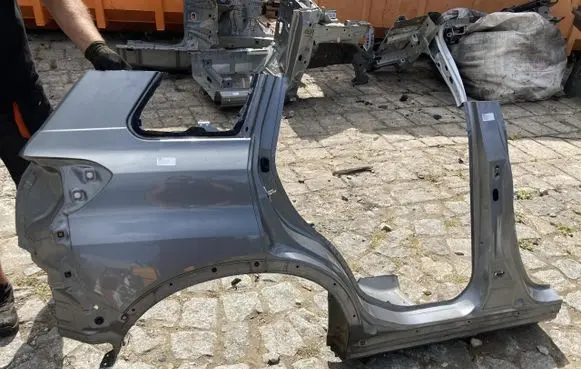 Suzuki Vitara (LY) Rear quarter panel PK19102