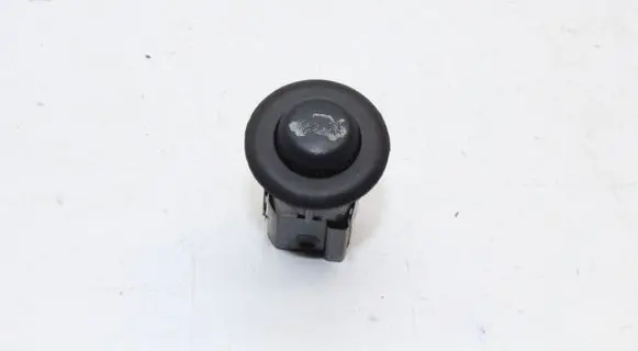 Chrysler 300 - 300C Tailgate/boot open switch button 04760847AC