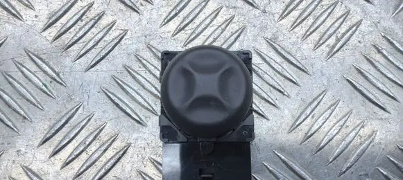 Cadillac XT6 Steering wheel adjustment switch 84477509