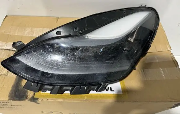 Tesla Model Y Headlight/headlamp 15145200D