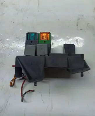 Audi A4 S4 B6 8E 8H Fuse module 8E1937503