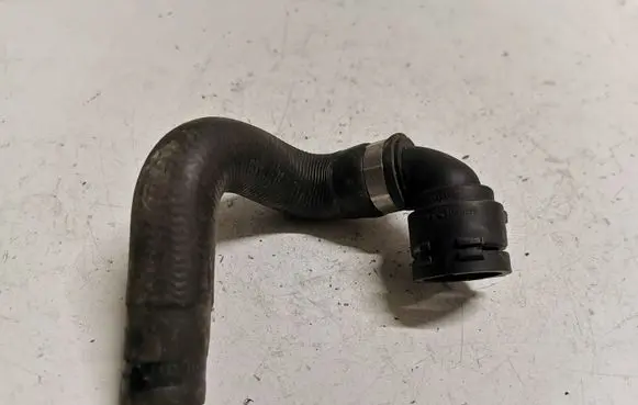 BMW X5 E70 Engine coolant pipe/hose