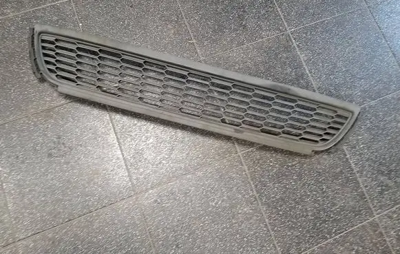 Volkswagen Polo V 6R Front bumper lower grill 6R0853677A