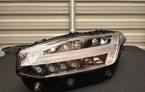 Volvo XC90 Headlight/headlamp 31353153 31446886 31677038
