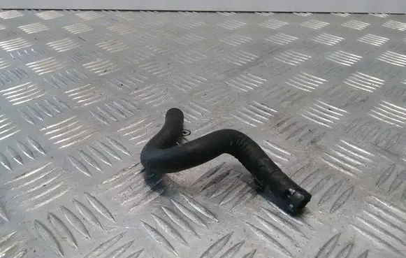 Volkswagen PASSAT B8 Engine coolant pipe/hose