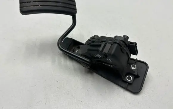 Renault Espace IV Accelerator throttle pedal 6PV00811922 8200007512