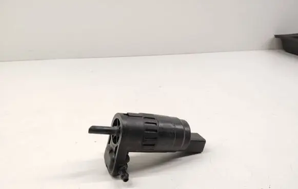 Volkswagen Tiguan Allspace Windscreen/windshield washer pump 1K6955651