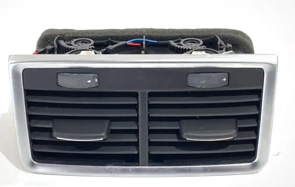 Audi Q7 4L Rear air vent grill 4L0819203K