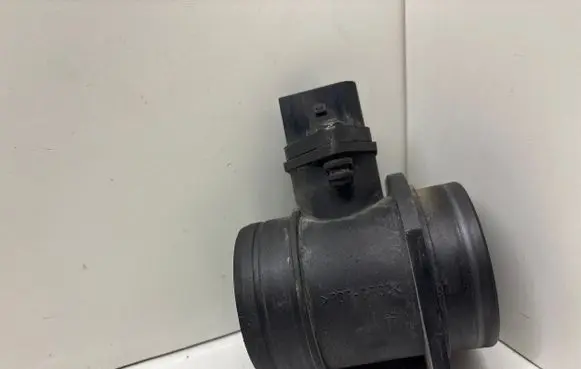 Skoda Octavia Mk2 (1Z) Mass air flow meter 0281002531