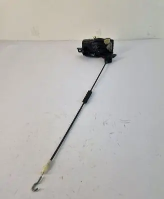 Opel Astra H Front door lock 13210748