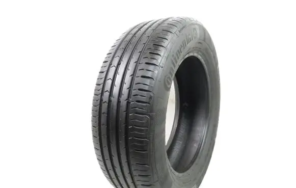 Volkswagen Golf V R16 summer tire 