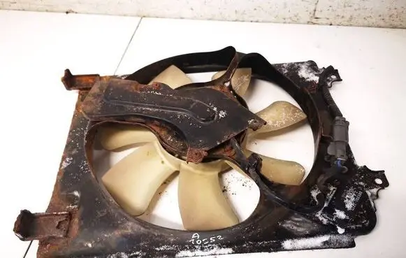Honda Civic Radiator cooling fan shroud 