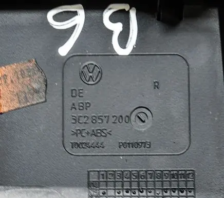 Steering wheel column trim
