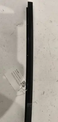 Mercedes-Benz GLE (W166 - C292) Rear door glass trim molding A1667300019