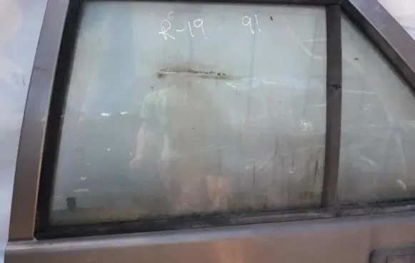 Renault 19 Rear door window glass