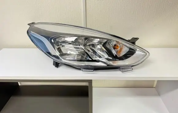 Ford Fiesta Headlight/headlamp H1BB13W029AE 175PL25168