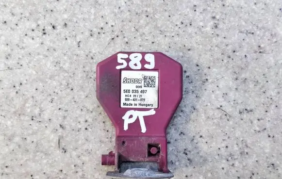 Skoda Octavia Mk4 Aerial antenna amplifier 5E003549705 5E0035497