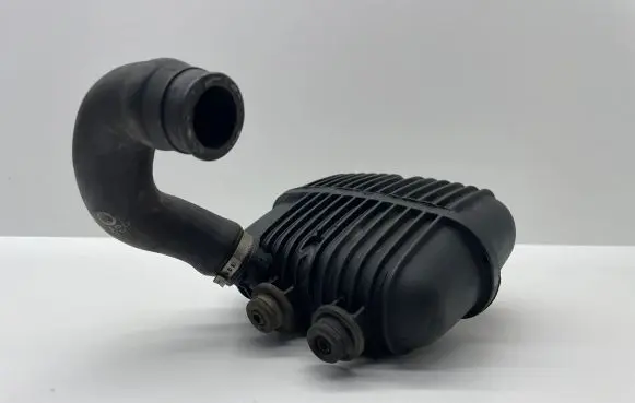 Audi A6 S6 C6 4F Vacuum air tank 8E0129955