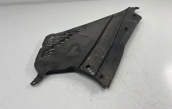 BMW M4 F82 F83 Wiper trim 8059698