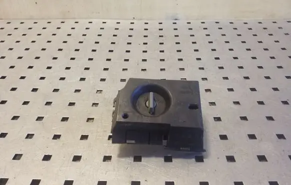 Audi 100 S4 C4 Tail light bulb cover holder THK81