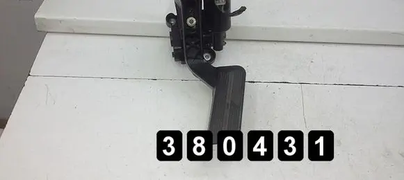 Chrysler Pacifica Accelerator throttle pedal