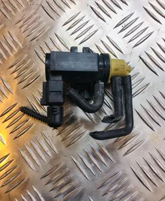 Volkswagen Touran I Turbo solenoid valve 1K0906627A