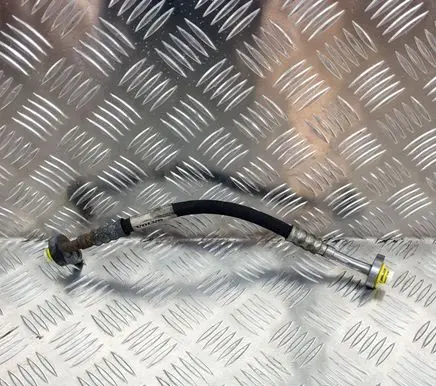 Volvo V60 Air conditioning (A/C) pipe/hose 31332755