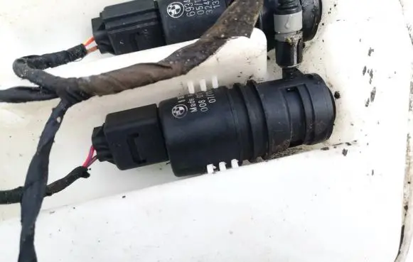 BMW 5 GT F07 Windscreen/windshield washer pump 8362154