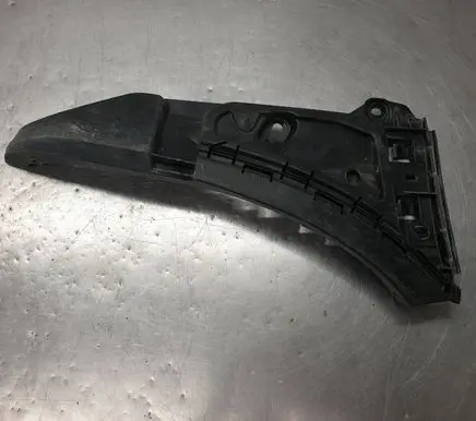 Volvo XC90 Front bumper mounting bracket 08620563