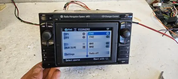 Radio/CD/DVD/GPS head unit