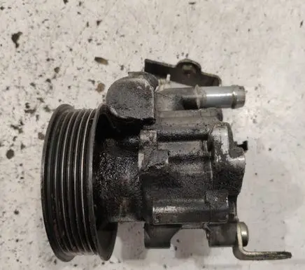 Peugeot 607 Power steering pump 9655444580