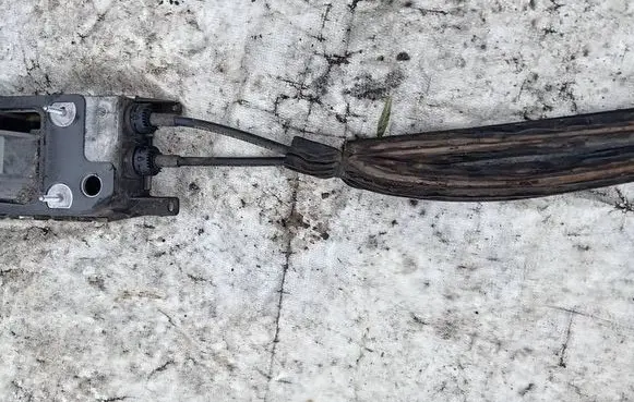 Volkswagen Caddy Gear shift cable linkage 1T0711266B