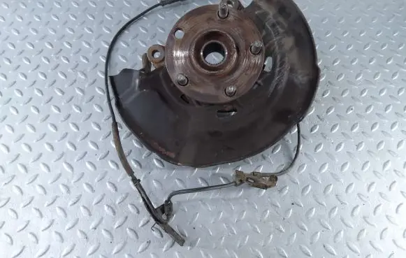 Toyota Avensis T270 Front wheel hub 4355002020