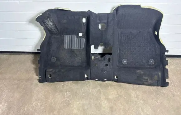 BMW 2 F46 Front floor carpet liner 9471223