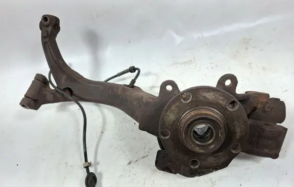 Volkswagen PASSAT B5 Front wheel hub spindle knuckle 8D0407257