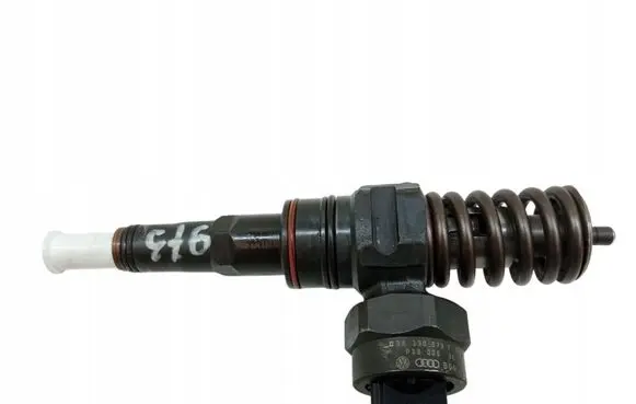 Volkswagen Bora Fuel injector 038130073F
