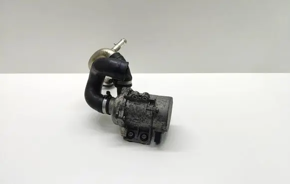 BMW 5 E60 E61 Water pump 307076 30707602 7516414070