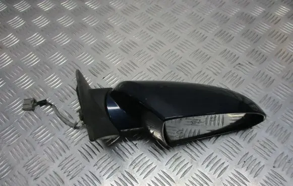 Nissan Primera Front door electric wing mirror 