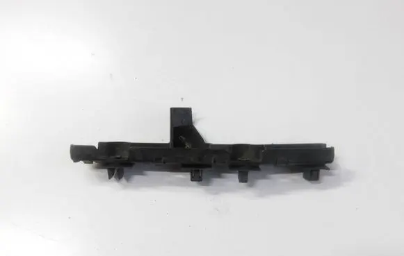Front bumper mounting bracket